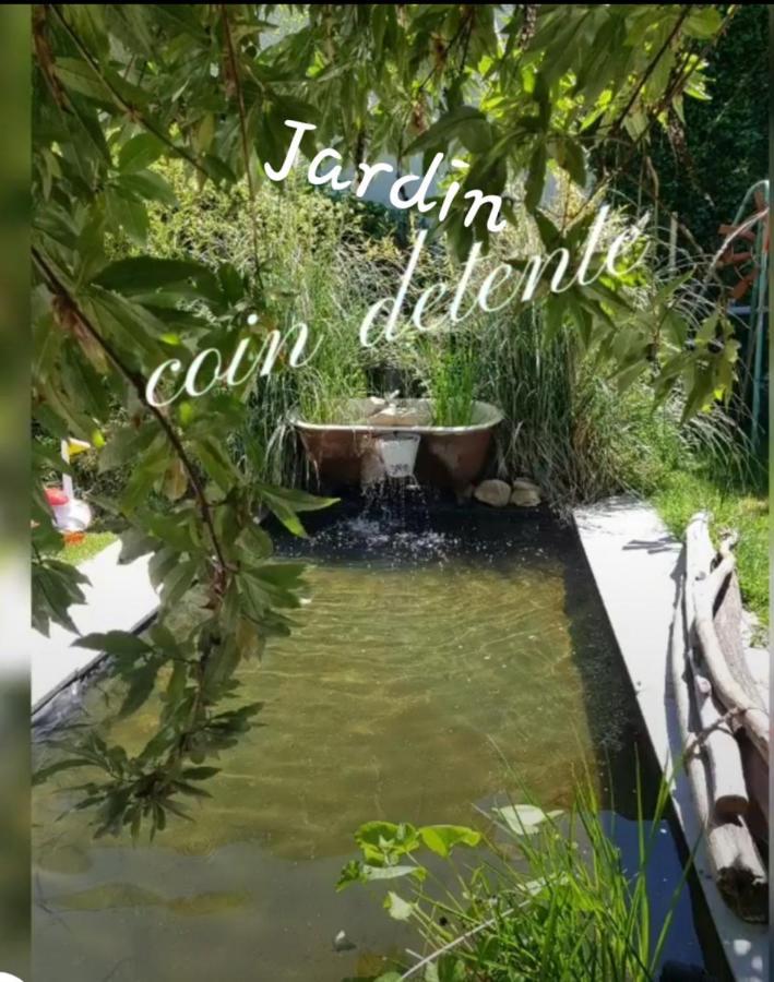 Mimi La Sardine Bed & Breakfast Saint-Gervais en-Belin Bagian luar foto
