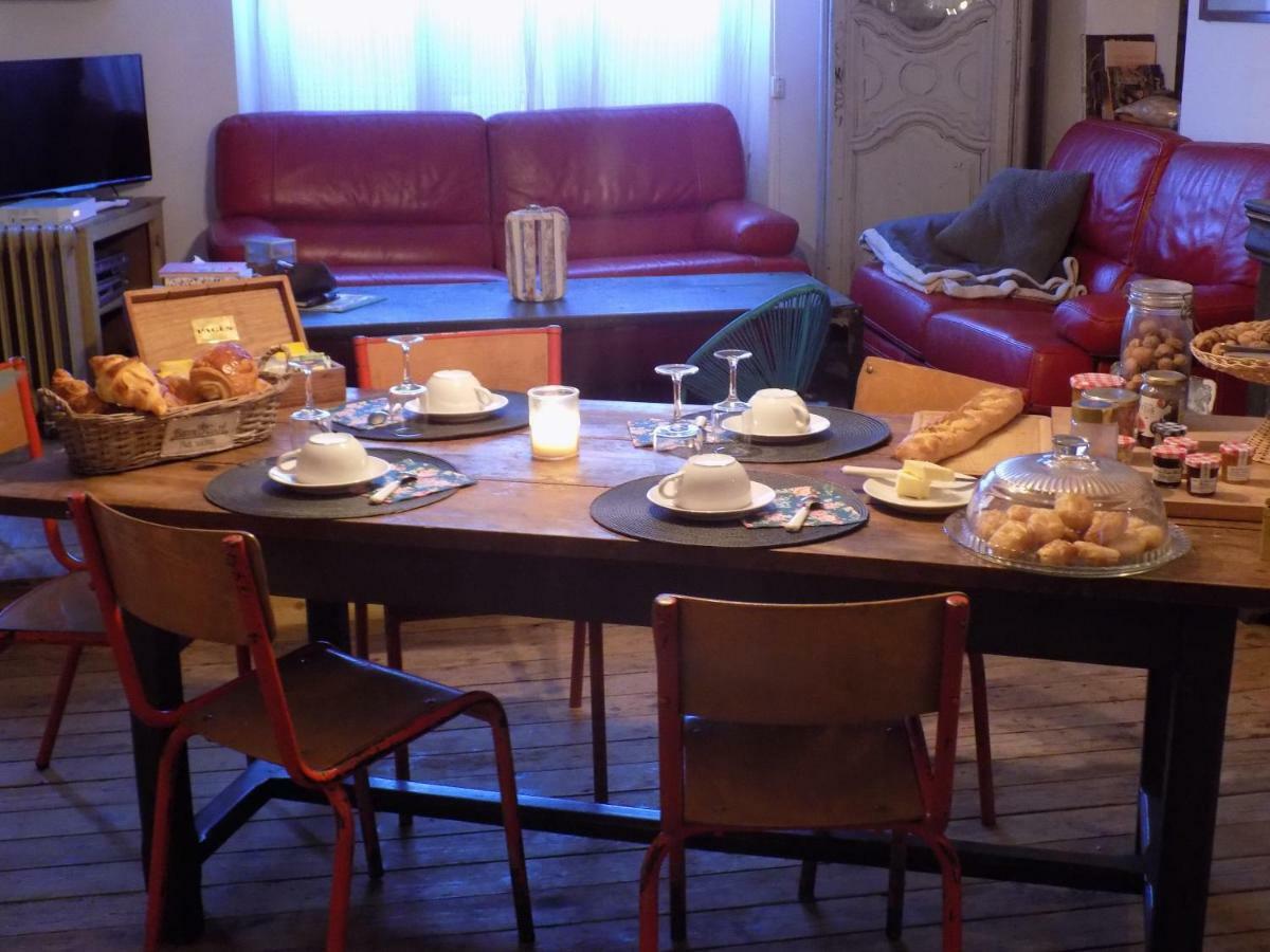 Mimi La Sardine Bed & Breakfast Saint-Gervais en-Belin Bagian luar foto