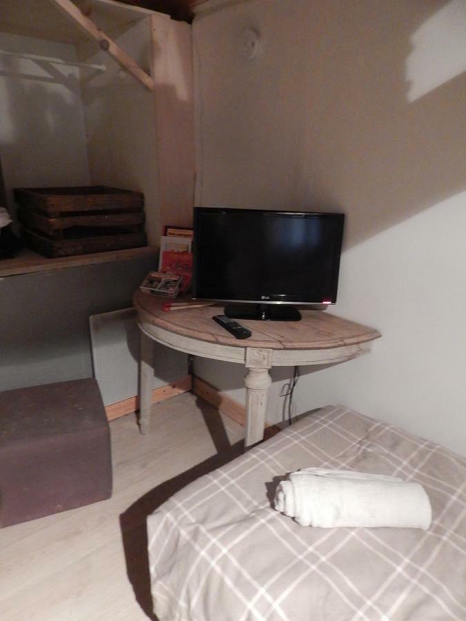 Mimi La Sardine Bed & Breakfast Saint-Gervais en-Belin Bagian luar foto