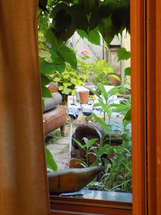 Mimi La Sardine Bed & Breakfast Saint-Gervais en-Belin Bagian luar foto